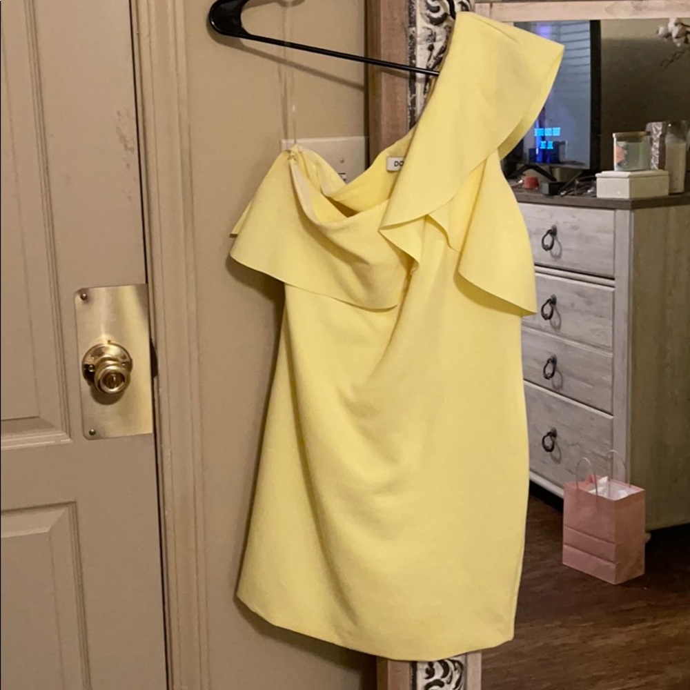 Yellow nice dress